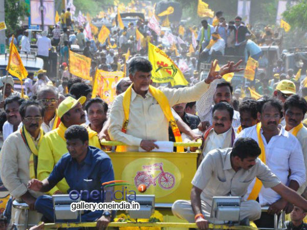 తెలుగు రాష్ట్రాల మధ్య విద్వేషాలు రెచ్చగొడుతున్నారన్న భావనలో ప్రజలు