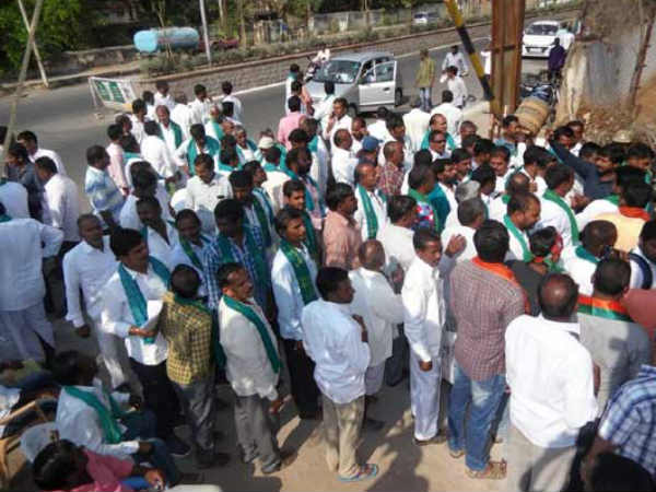 మంత్రి నచ్చచెప్పినా దక్కని ఫలితం...! సమాలోచనలు జరుపుతున్న అదికార పార్టీ..!! మంత్రి నచ్చచెప్పినా దక్కని ఫలితం...! సమాలోచనలు జరుపుతున్న అదికార పార్టీ..!!