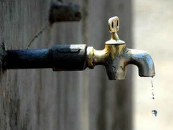  అక్రమ నల్లా కనెక్షన్లకు సహకరిస్తున్న వారిపై ప్రత్యేక దృష్టి..! చర్య‌లకు ఉన్న‌తాదికారులు రెడీ..!!