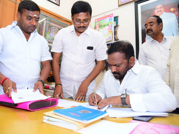  నామినేషన్ దాఖలు చేసిన వరంగల్ ఎంపీ అభ్యర్థి పసునూరి దయాకర్ 