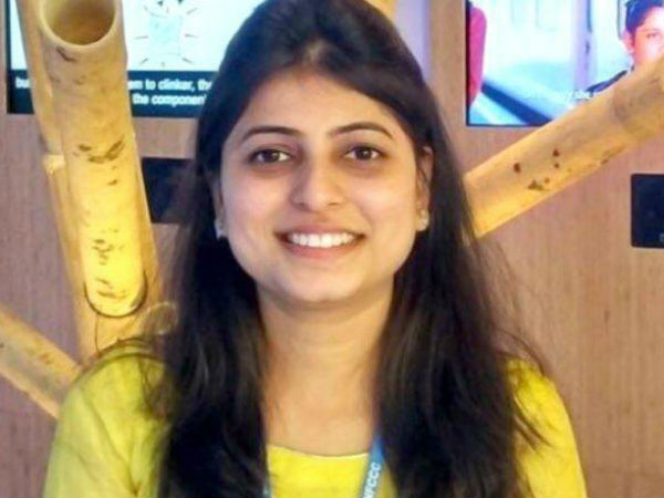 చాలాసేపు తండ్రితో ఫోన్లో మాట్లాడింది