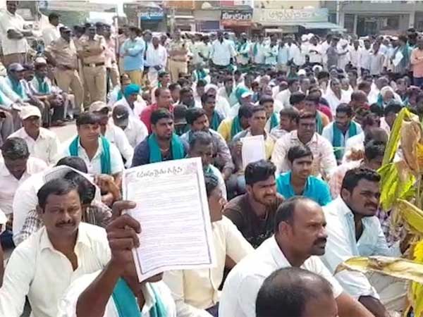 మొత్తం నిజామా బాద్ లోక్ సభ నామినేషన్లు 245