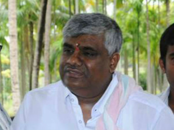 దుమారం రేపిన రేవణ్ణ వ్యాఖ్యలు