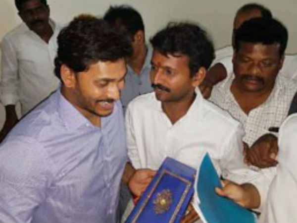 ఎవ‌రీ మ‌నోజ్ కొఠారి..