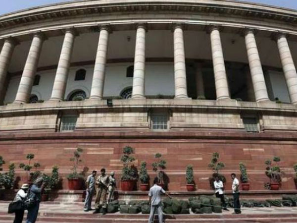 పార్లమెంటుపై దాడిలో 9 మంది మృతి