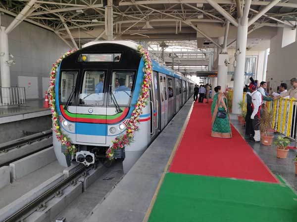 ఐటీ కంపెనీలతో మెట్రో ఎండీ సమావేశం..! మెట్రో స్టేషన్‌ల నుంచి షటిల్‌ సర్వీసులు..!!