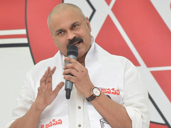 రాజకీయాల్లో జబర్దస్త్ పంచ్ లతో సెన్సేషన్ సృష్టిస్తున్న నాగబాబు