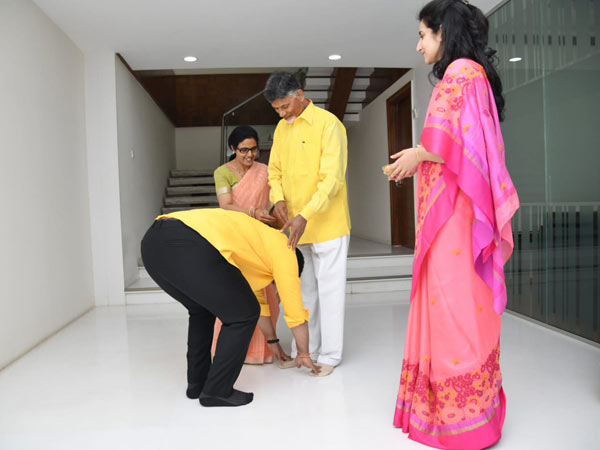  it minister of andhra pradesh submitted his nomination papers at mangalagiri