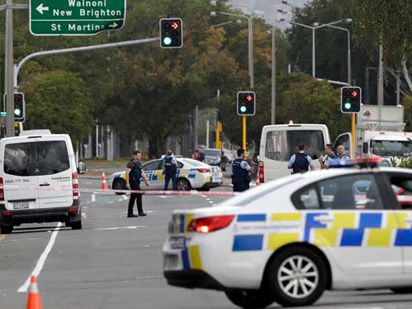 డామినేట్ చేస్తారని భయం ...