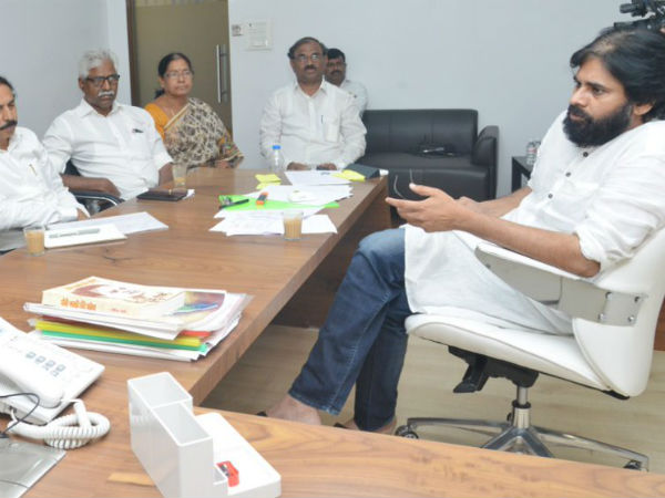 స‌మీక‌ర‌ణాలే ఆధారంగా..