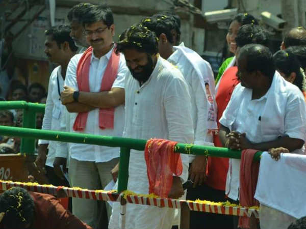 అభిమానం ఓట్లు కురిపిస్తే ఓకే..! లేక‌పోతే గ‌బ్బ‌ర్ సింగ్ కు గ‌డ్డు కాల‌మే..!!