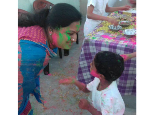 పొడిరంగుల వాడకం వల్ల ఎన్నో ఉపయోగాలు 