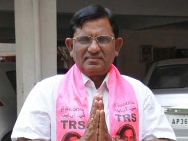 మహబూబాబాద్ సిట్టింగ్ ఎంపీ సీతారాం నాయక్ కు చెక్