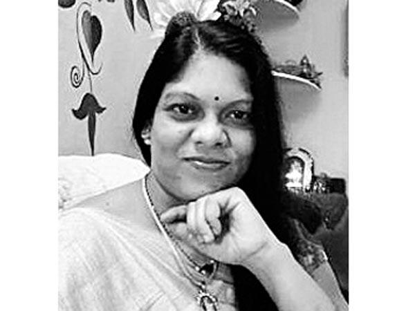 woman collected lakhs of rupees from neighbours and escaped woman collected lakhs of rupees from neighbours and escaped