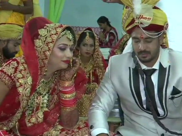 వివాహానికి వేదికగా నిలిచిన పూజారి పార్క్ మ్యారేజ్ ప్యాలెస్