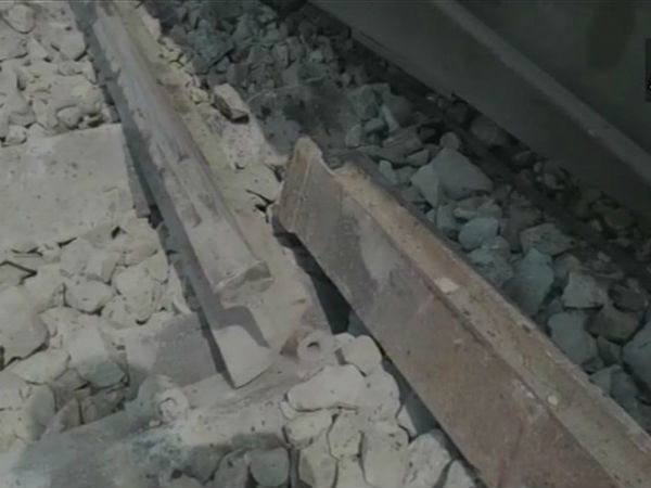 Surat-Chhapra Express derail at Gautamsthan station in Bihar 