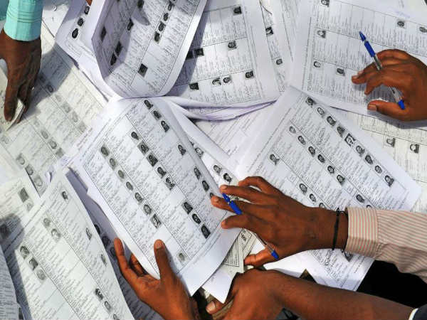 సేవా మిత్ర యాప్ ద్వారా ఓటర్ల సమాచారం సేకరణ