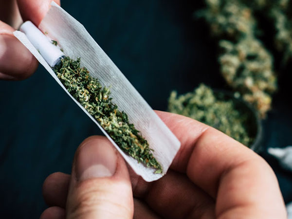 మొన్న అంబులెన్స్ ....నేడు బొగ్గు లారీలో గంజాయి అక్రమరవాణా