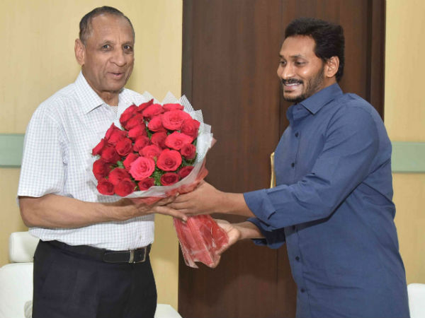 రాజ్ భవన్ కు బీజేపీ నేతలు