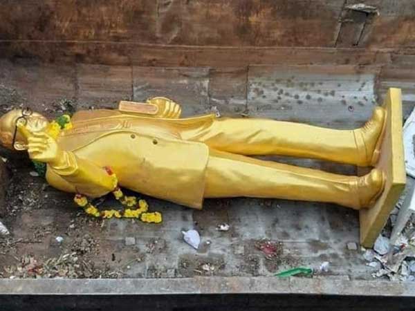 ఇద్దరు జీహెచ్‌ఎంసీ ఉద్యోగుల అరెస్ట్ 