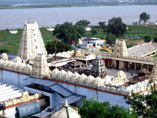 ఘనంగా ధ్వజారోహణం .. ఘనంగా ధ్వజారోహణం ..