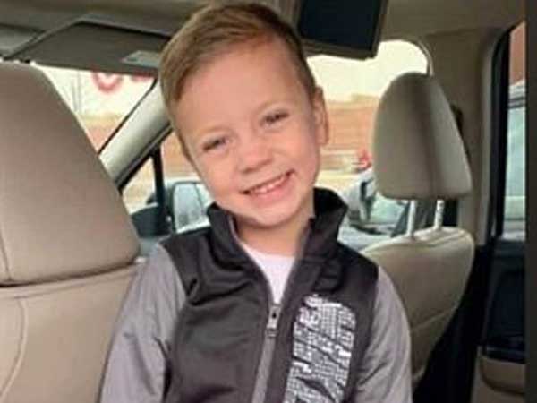 మూడో అంతస్తు నుంచి చిన్నారిని విసిరేసిన దుర్మార్గుడు