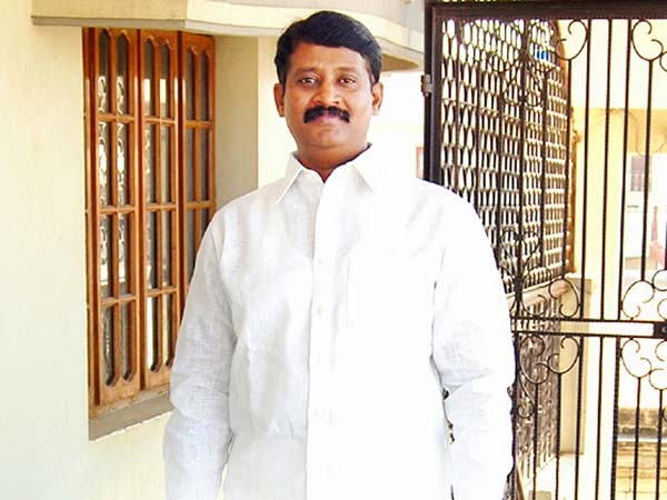 గంట పాటు హైడ్రామా.. పోలీసుల ఎంట్రీతో సద్దుమణిగిన వివాదం ..