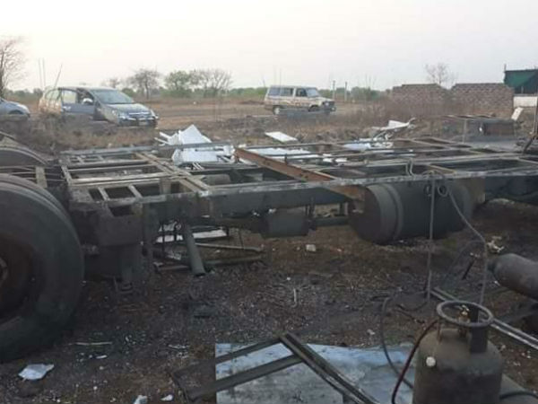 షెడ్డులో బస్సు ..