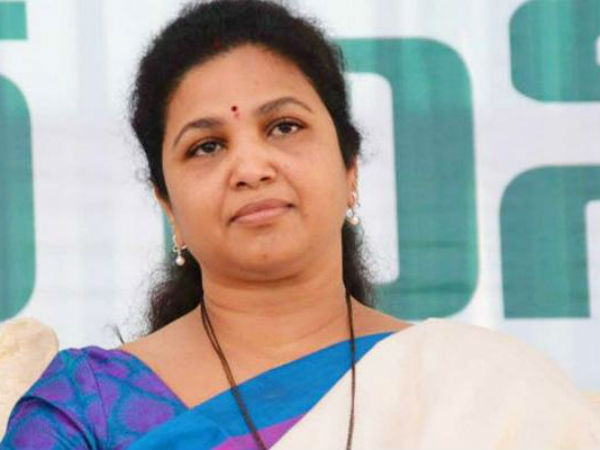  బుట్టా రేణుక‌ను ప్ర‌చారానికి వ‌ద్ద‌న్న అభ్య‌ర్థి..! ఎందుకో చెప్పాల‌ని ఎదురు తిరిగిన చేనేత కార్మికులు..!!