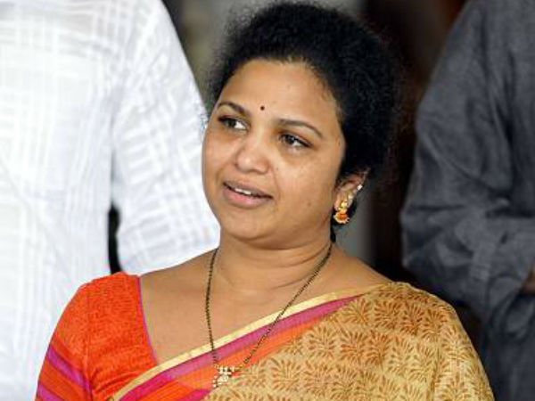 బుట్టా రేణుక‌ను అవ‌మానిస్తే ఊరుకోమ‌న్న చేనేత కార్మికులు..! ప్ర‌చారం చేయొద్ద‌న్న ఎమ్మెల్యే అభ్య‌ర్థి..!!