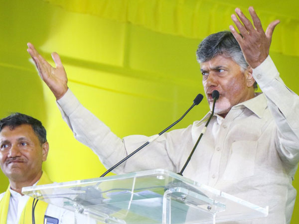 తాను పడితే ఉడుంపట్టు .. లక్ష్మీ నారాయణలా మధ్యలో విడిచిపెట్టను అన్న చంద్రబాబు తాను పడితే ఉడుంపట్టు .. లక్ష్మీ నారాయణలా మధ్యలో విడిచిపెట్టను అన్న చంద్రబాబు