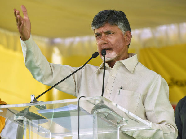 అందరూ కుట్రలు చేసారు..! అప్రమత్తంగా ఉండాలంటున్న బాబు..!!