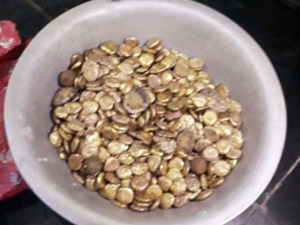 రాగి, ఇత్తడి మిశ్రమం..! దొంగబాబాపై కేసు