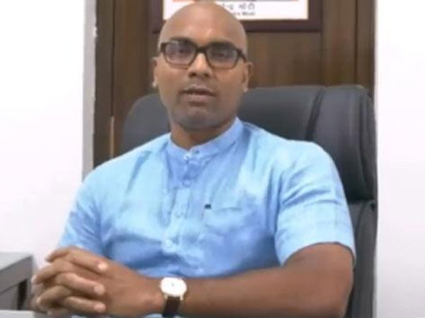 స్ట్రాంగ్ రూమ్ కు సొంతగా తాళం వేసుకునే అవకాశం కల్పించాలని కోరిన అరవింద్