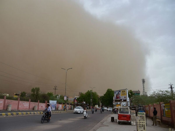 Heavy rains, severe thunder storms lash Gujarat, Rajasthan and MP; account for 35 lives