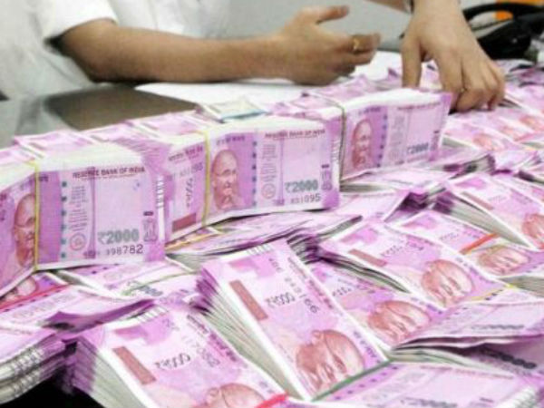రెండు వారాల్లో 1,582 కోట్ల రూపాయలు సీజ్.. రెండు వారాల్లో 1,582 కోట్ల రూపాయలు సీజ్..