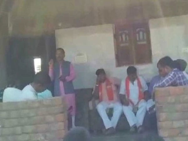 పోలింగ్ బూతుల్లో కెమెరాలా ?