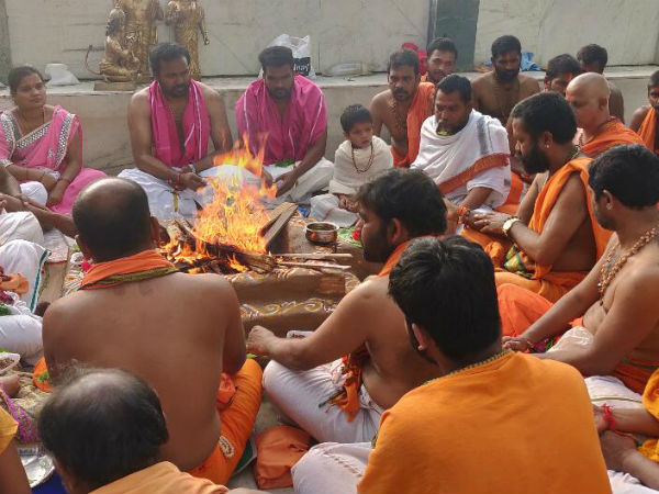 NRI’s perform Yagnam for MP Kavitha Victory with 500000 mojority 