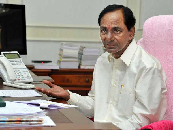 విద్యార్థుల భవితకు సీయం భరోసా ఇవ్వాలంటున్న పేరెంట్స్..! ఇంత నిర్లక్ష్యం ఏంటని ప్రశ్న..!! 