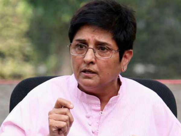 అమ్మమ్మ ఇబ్బందులు పెడుతోంది