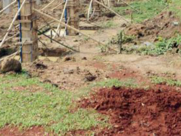 ఆలయ భూములు కబ్జా చేసిన ఎంతటి వారైనా ఉపేక్షించేది లేదన్న కమీషనర్ ఆలయ భూములు కబ్జా చేసిన ఎంతటి వారైనా ఉపేక్షించేది లేదన్న కమీషనర్