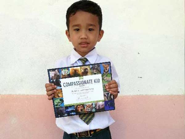 రూ.10 జేబులో పెట్టుకుని ఆస్పత్రికి పరుగులు తీసిన డెరిక్ రూ.10 జేబులో పెట్టుకుని ఆస్పత్రికి పరుగులు తీసిన డెరిక్