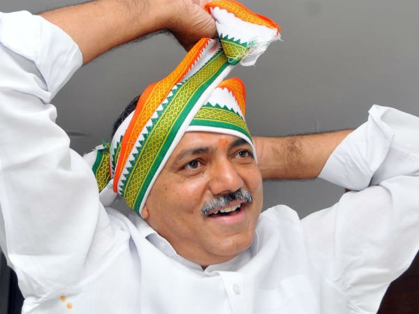 ప్రతిపక్షంలో ఉండి అవమానాలు, 