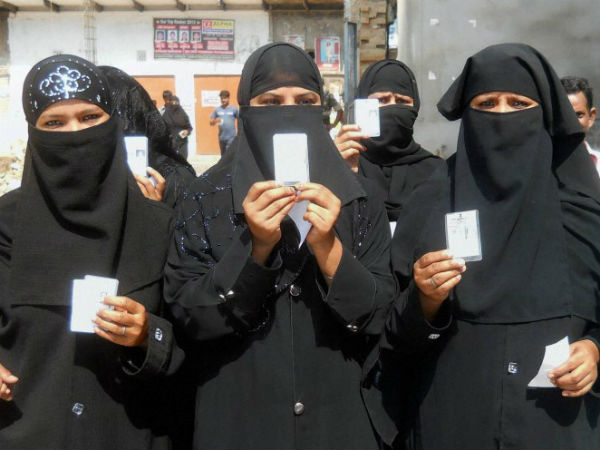 ముస్లిం మహిళలపై మంత్రి వివాదాస్పద వ్యాఖ్యలు