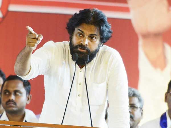 తెలుగు రాష్ట్రాల ప్రజల కోసం విబేధాలను పక్కనపెట్టాలన్న పవన్ తెలుగు రాష్ట్రాల ప్రజల కోసం విబేధాలను పక్కనపెట్టాలన్న పవన్