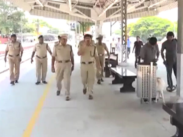 పోలీసుల విస్తృత తనిఖీలు..