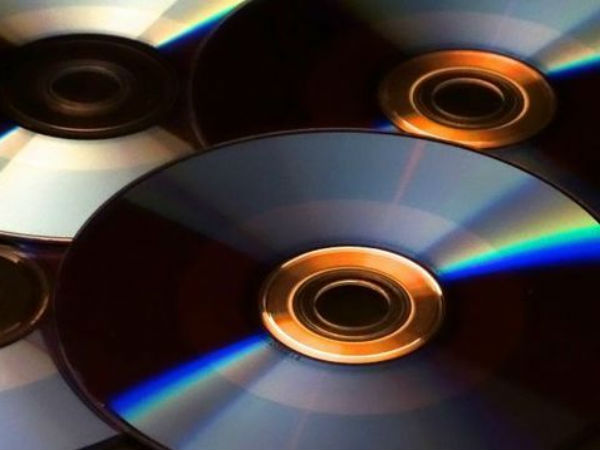 పోర్న్ కలెక్షన్‌ను ధ్వంసం చేసిన చార్లీ తండ్రి