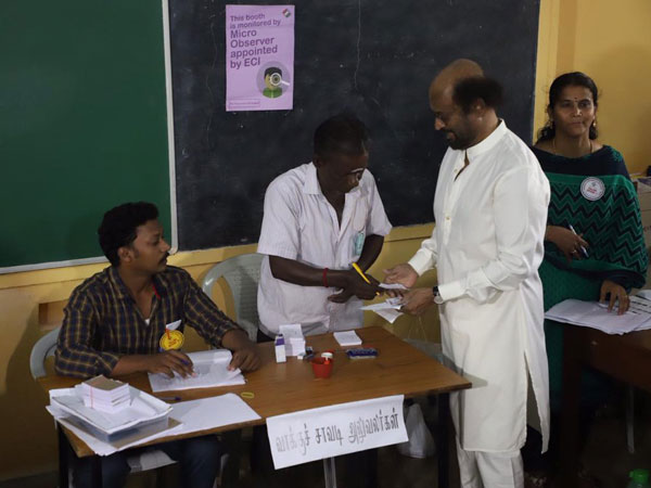 Kamal Haasan and Rajinikanth Cast their Vote in Chennai