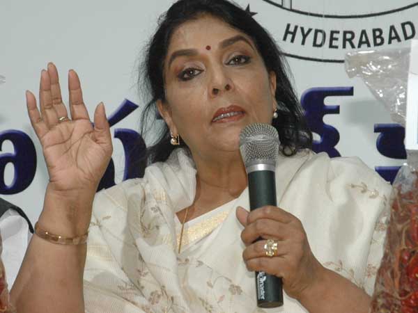 సింగిల్ హ్యాండెడ్ గా రేణుక ప్రచారం .. నామా కోసం ఆ నలుగురు ప్రచారం సింగిల్ హ్యాండెడ్ గా రేణుక ప్రచారం .. నామా కోసం ఆ నలుగురు ప్రచారం