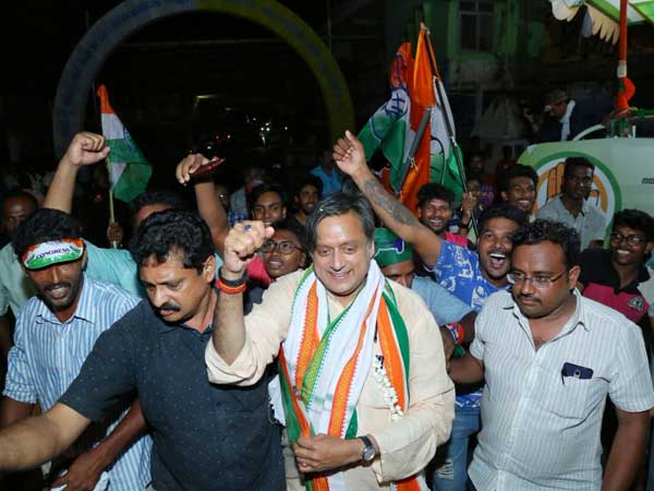 మర్యాదకు ఉదాహరణ నిర్మలా